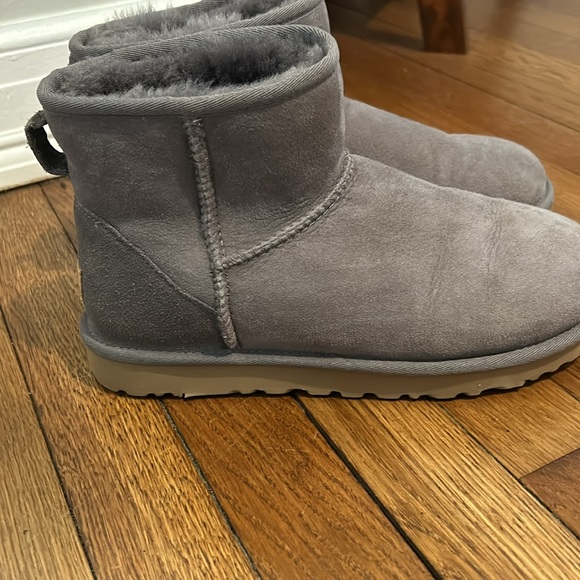 Women’s purple/grey Short Uggs Size 8 - Picture 3 of 4